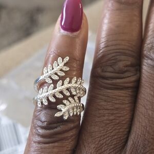 Macy's Elegant Silver Leaf Ring Size 5 Women Cubic Zirconia Rhinestones New